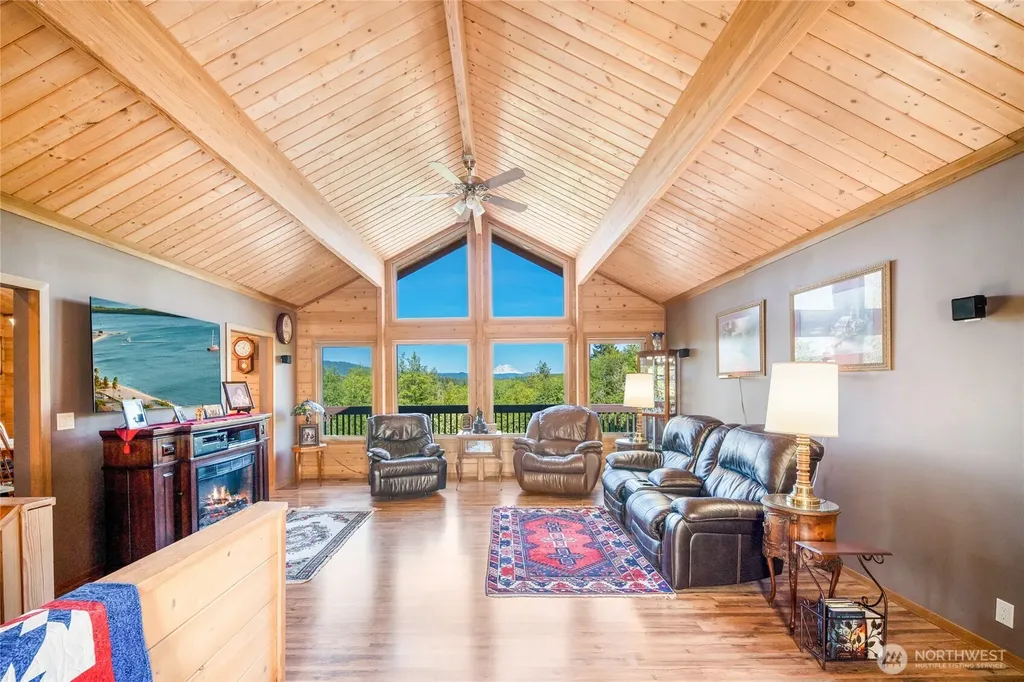2132 W 8th Street Bucoda WA 98530