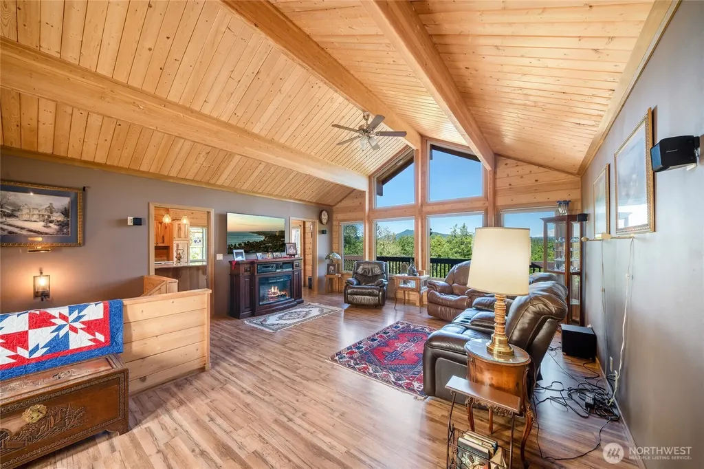 2132 W 8th Street Bucoda WA 98530