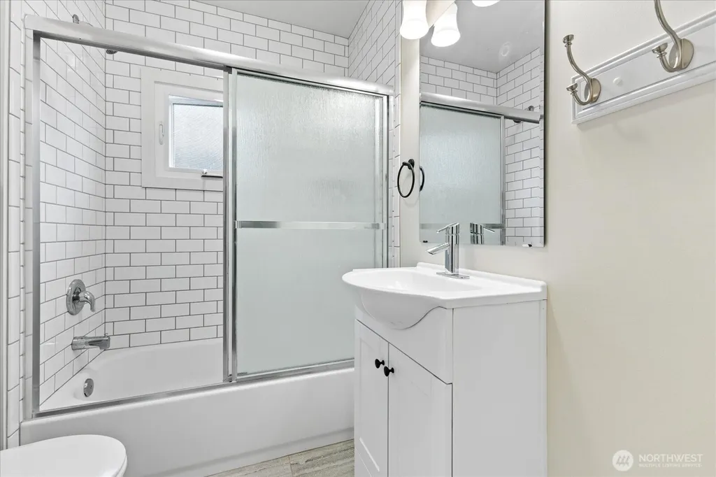 706 N 78th Street Seattle WA 98103