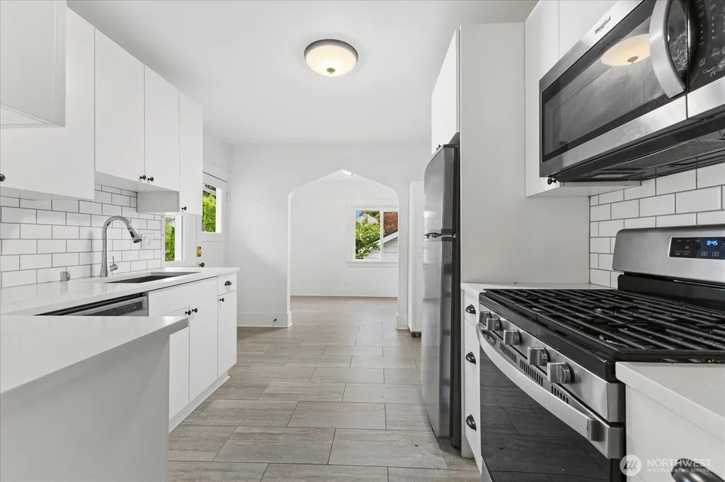 706 N 78th Street Seattle WA 98103