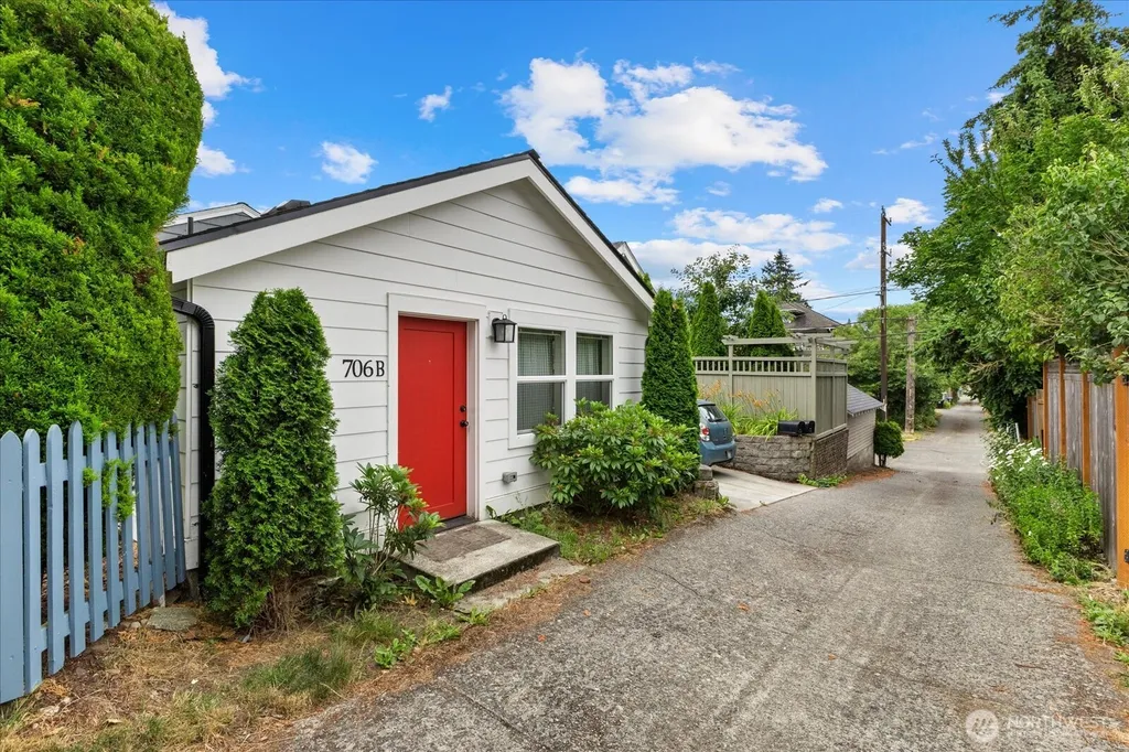 706 N 78th Street Seattle WA 98103