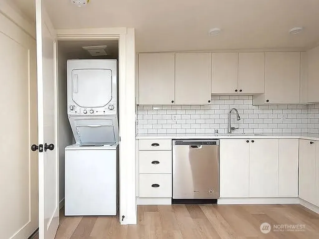 706 N 78th Street Seattle WA 98103