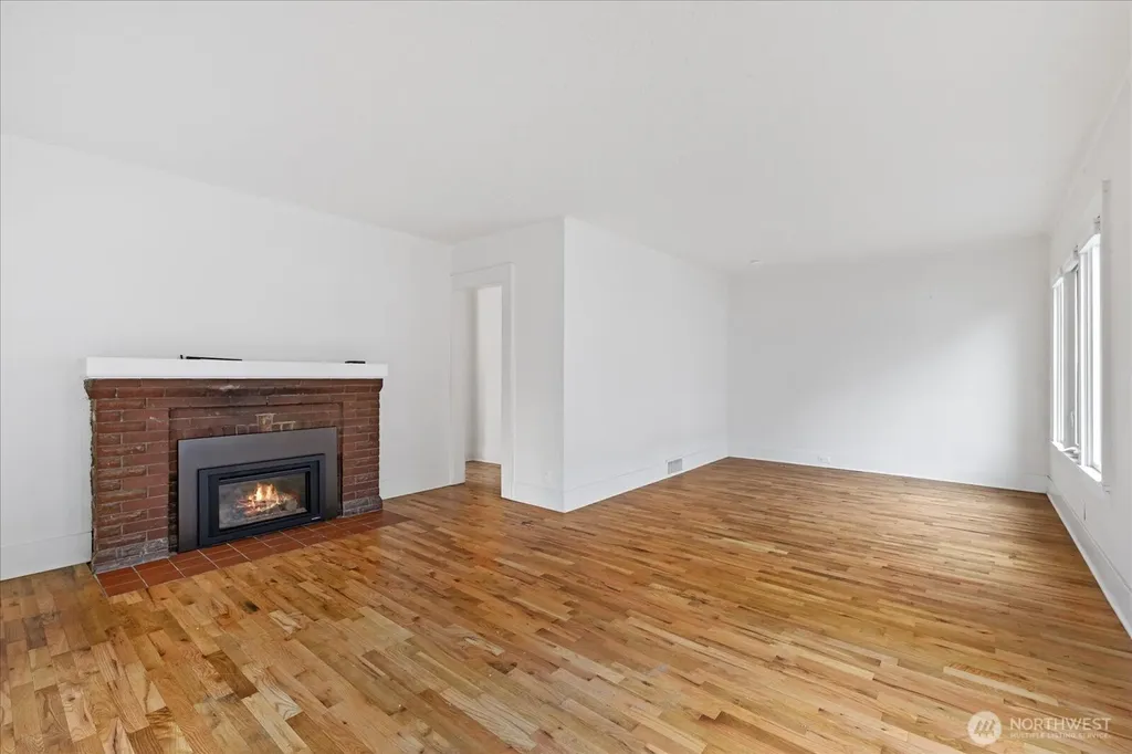 706 N 78th Street Seattle WA 98103