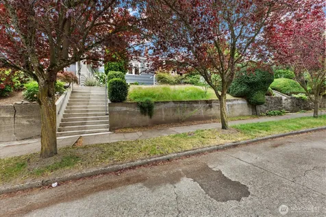 706 N 78th Street Seattle WA 98103