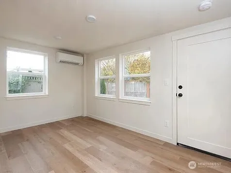 706 N 78th Street Seattle WA 98103