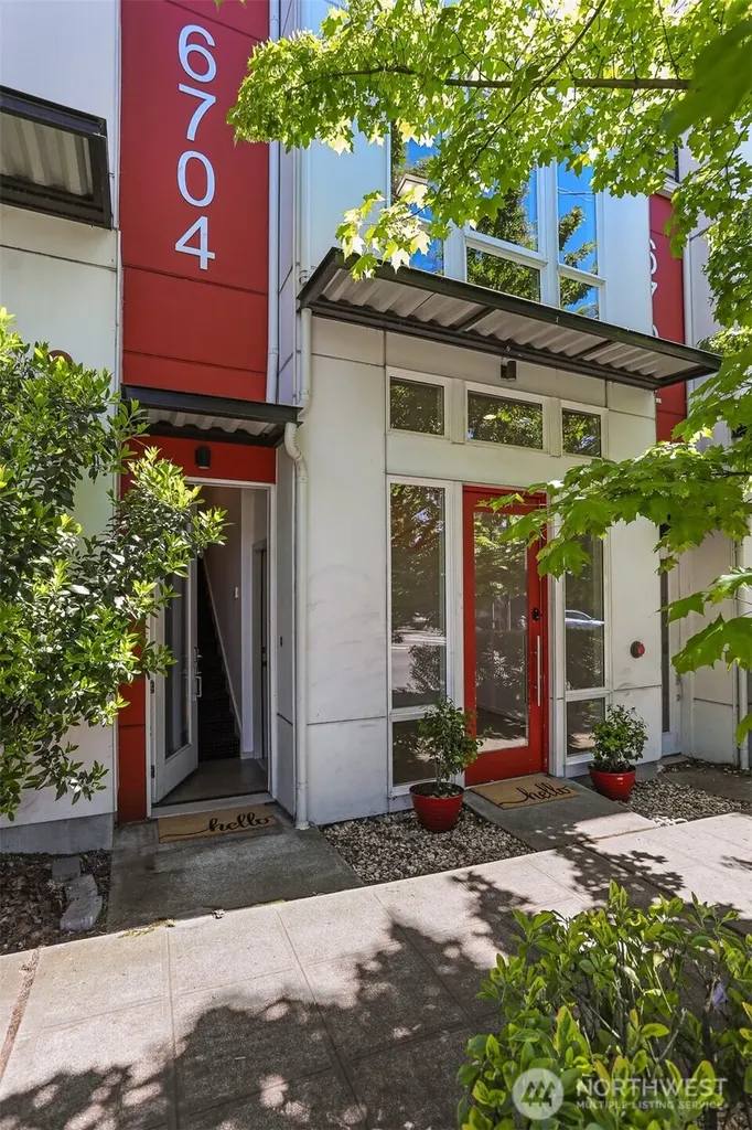 6704 15th Avenue NW Seattle WA 98117
