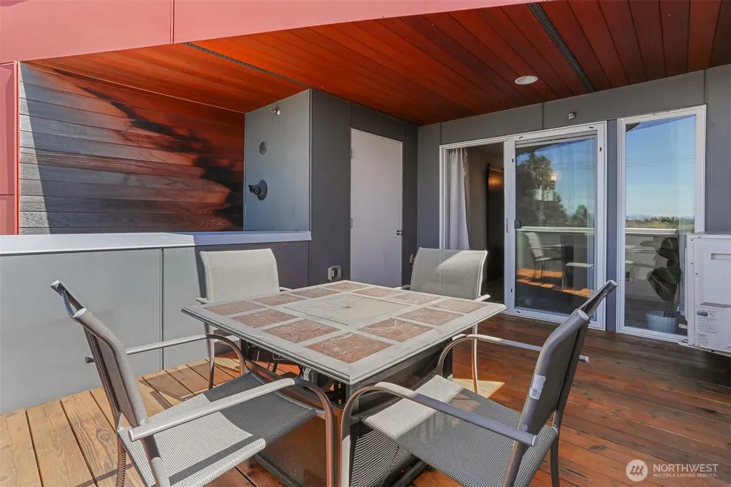 6704 15th Avenue NW Seattle WA 98117