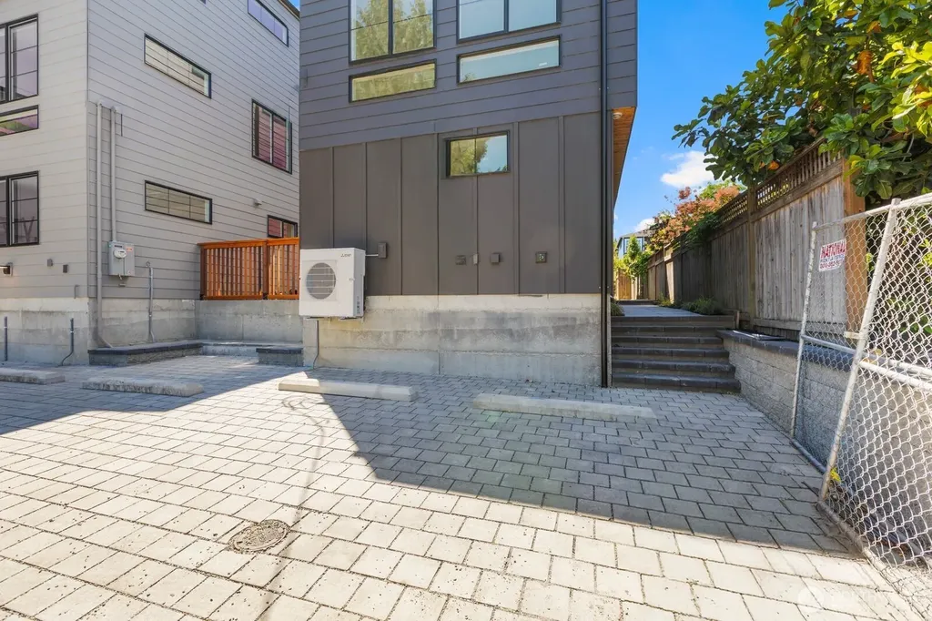 3932 S Angeline Street Seattle WA 98118