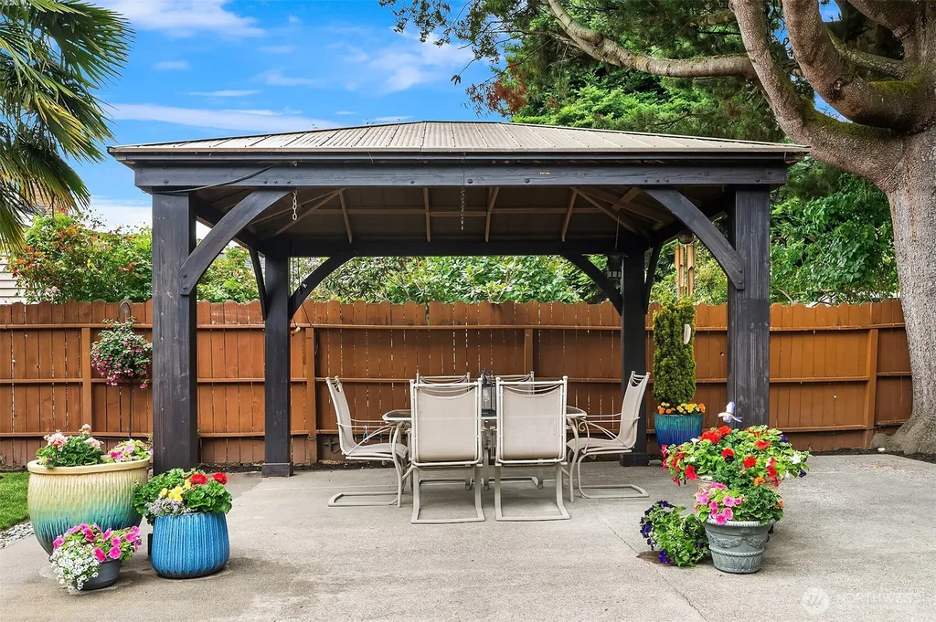 8620 21st Avenue NW Seattle WA 98117