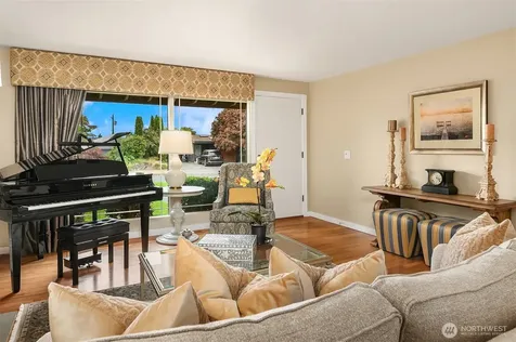 8620 21st Avenue NW Seattle WA 98117