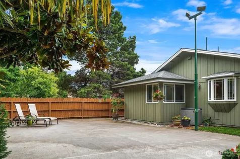 8620 21st Avenue NW Seattle WA 98117