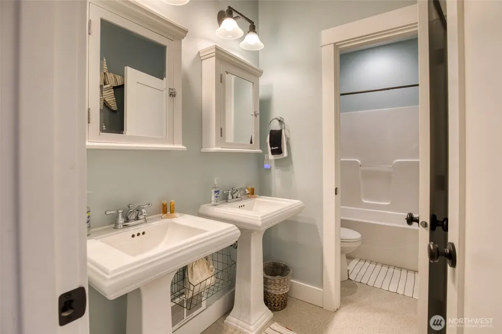 38 W Myrtle Lane Pacific Beach WA 98571