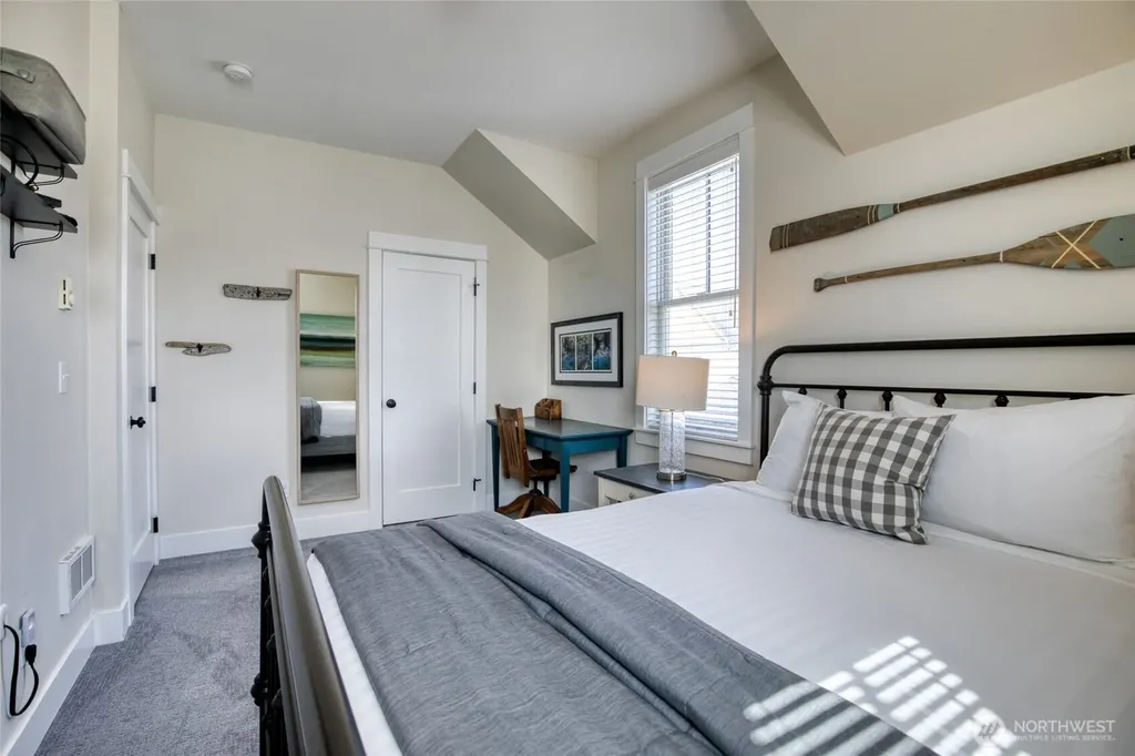 38 W Myrtle Lane Pacific Beach WA 98571