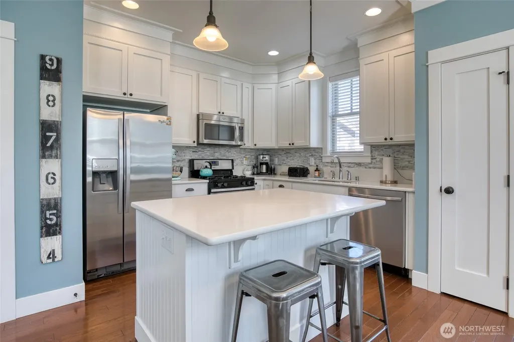 38 W Myrtle Lane Pacific Beach WA 98571