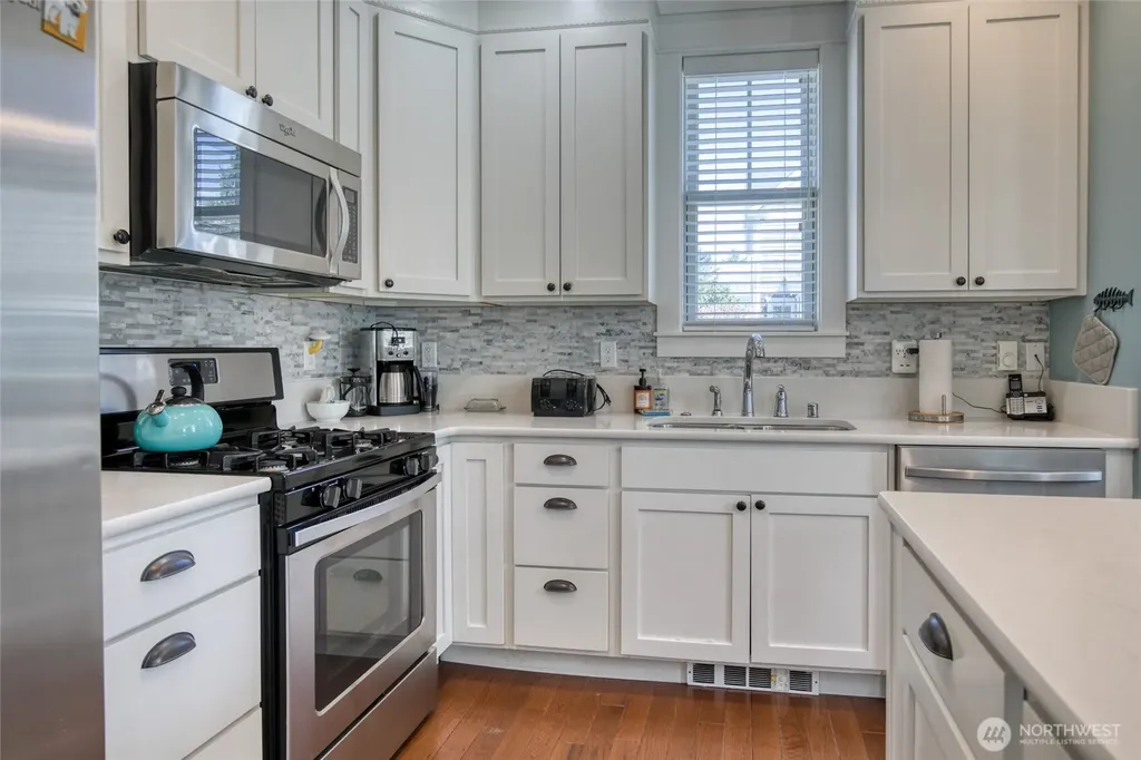 38 W Myrtle Lane Pacific Beach WA 98571