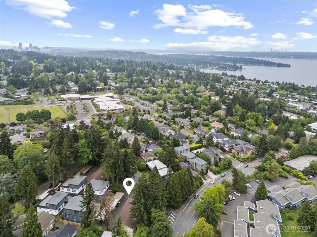 6734 112th Avenue NE Kirkland WA 98033