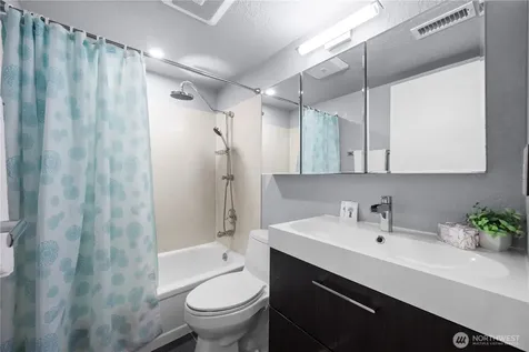 6734 112th Avenue NE Kirkland WA 98033