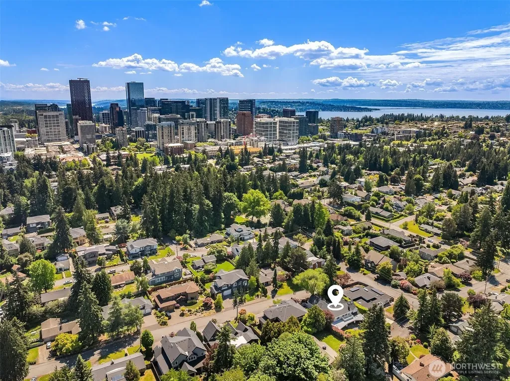 10910 NE 18th Place Bellevue WA 98004