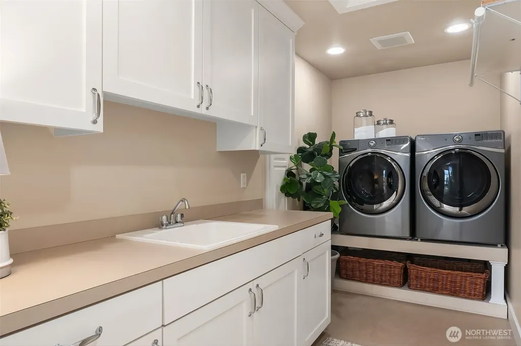 10910 NE 18th Place Bellevue WA 98004