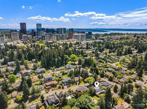 10910 NE 18th Place Bellevue WA 98004