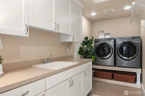 10910 NE 18th Place Bellevue WA 98004