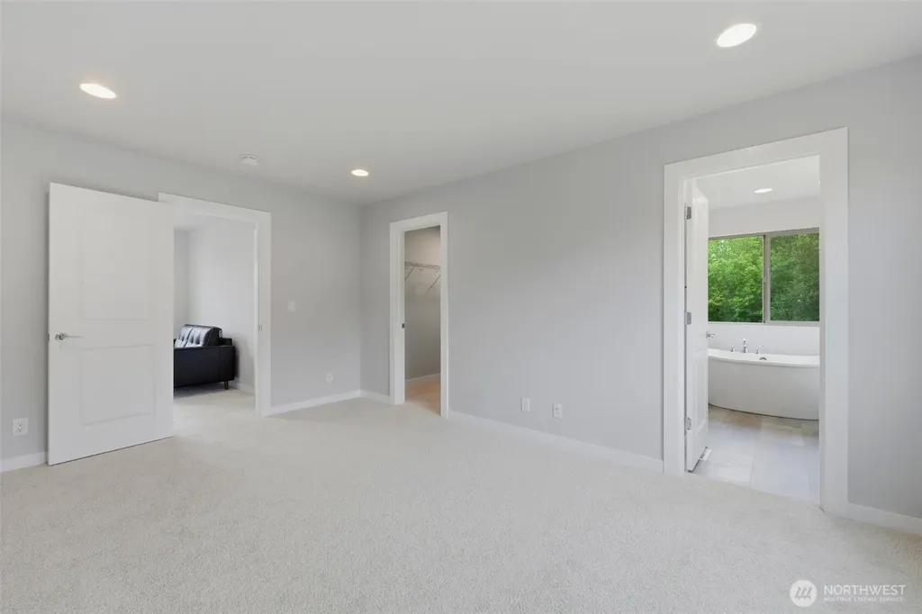 12506 SE 256th Place Kent WA 98030