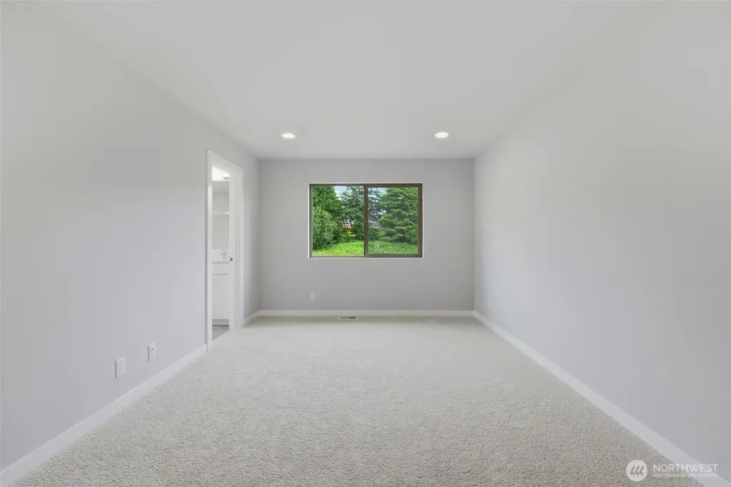 12506 SE 256th Place Kent WA 98030