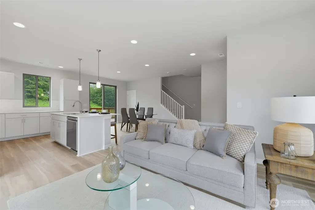 12506 SE 256th Place Kent WA 98030