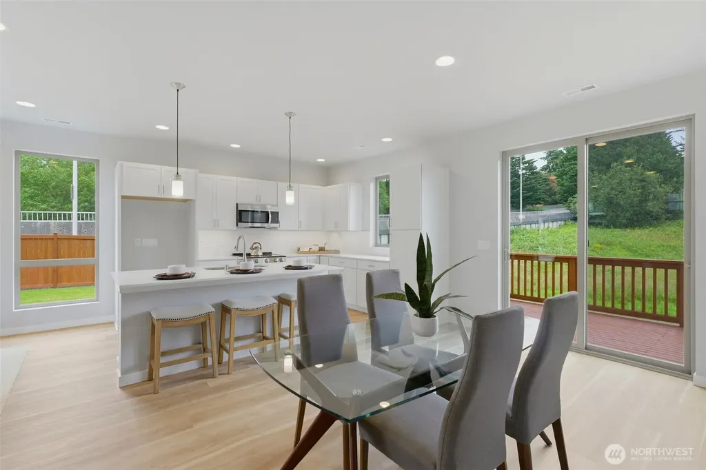 12506 SE 256th Place Kent WA 98030