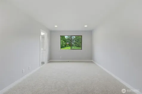 12506 SE 256th Place Kent WA 98030