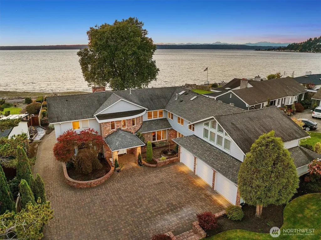 18141 Normandy Terrace SW Normandy Park WA 98166