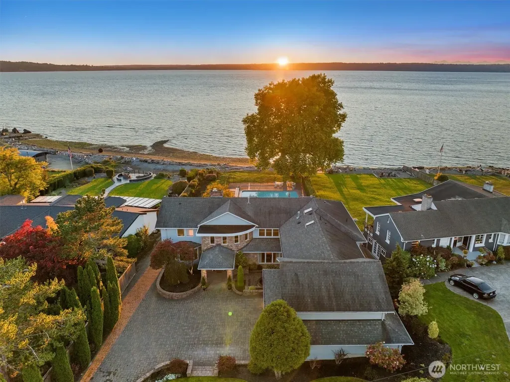 18141 Normandy Terrace SW Normandy Park WA 98166