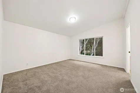 9421 21st Avenue E Tacoma WA 98445