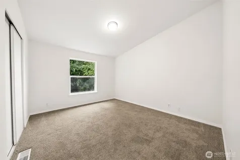 9421 21st Avenue E Tacoma WA 98445