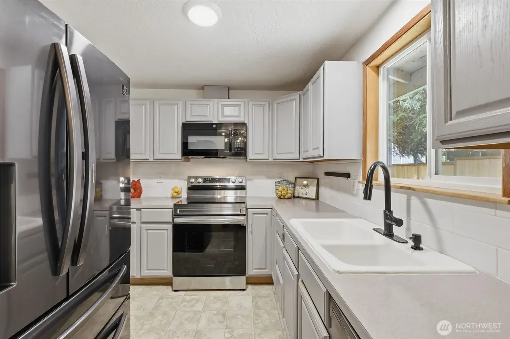 22250 NE Sea Vista Poulsbo WA 98370