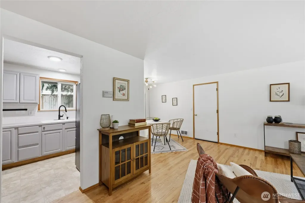 22250 NE Sea Vista Poulsbo WA 98370