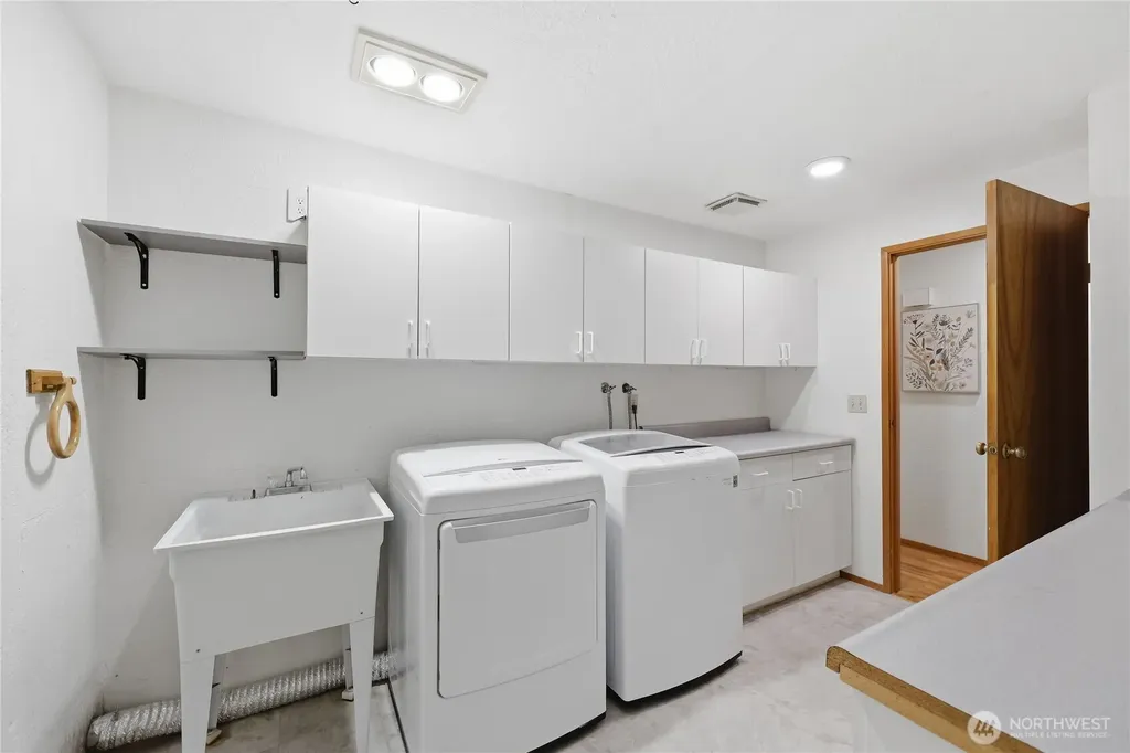 22250 NE Sea Vista Poulsbo WA 98370
