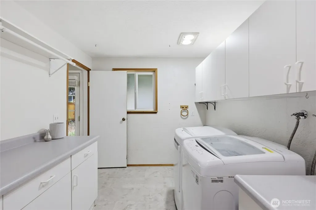 22250 NE Sea Vista Poulsbo WA 98370