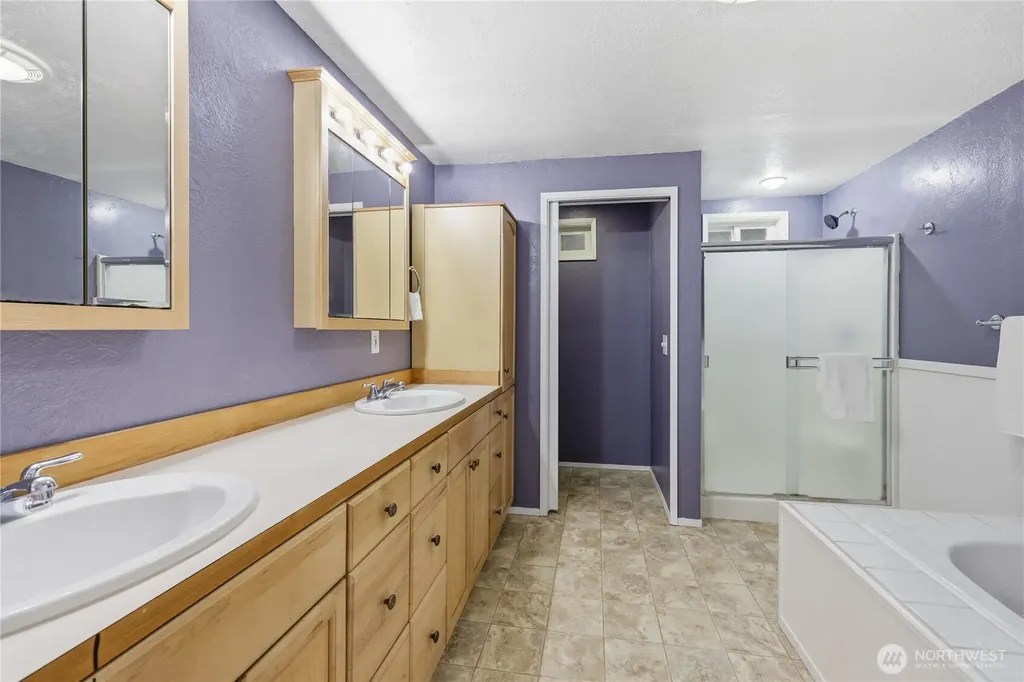 22250 NE Sea Vista Poulsbo WA 98370