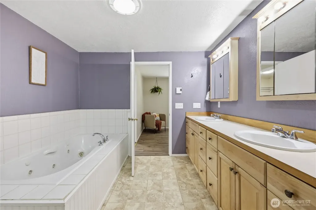 22250 NE Sea Vista Poulsbo WA 98370
