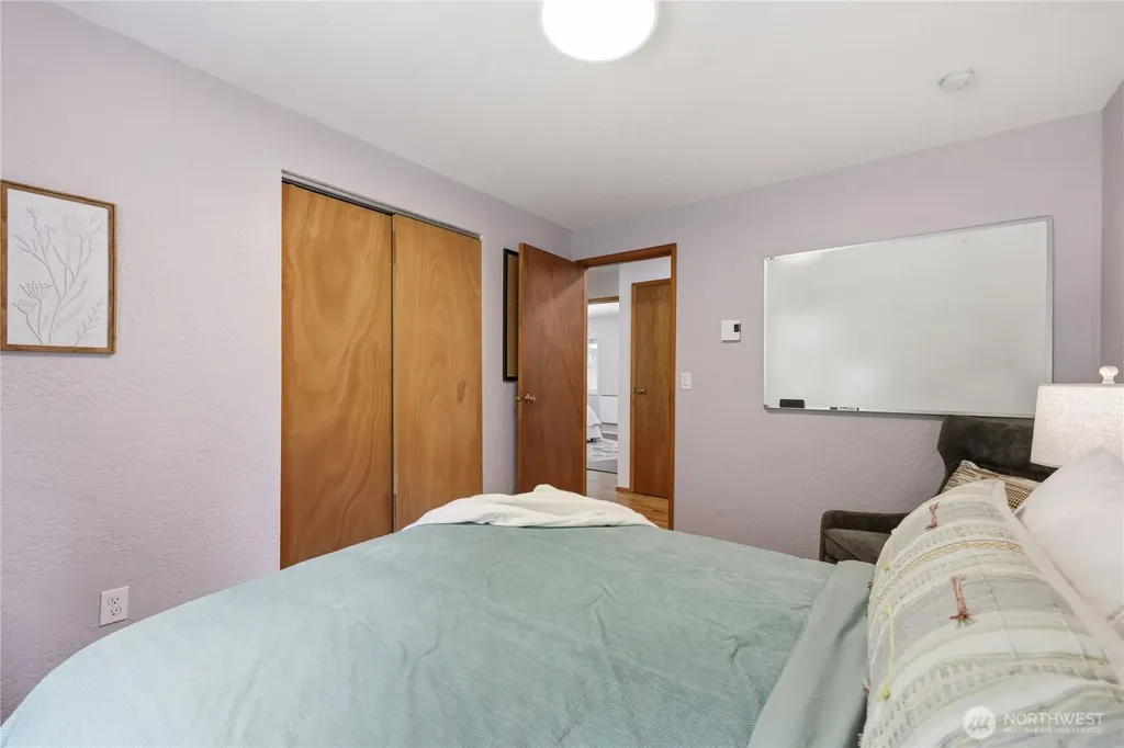 22250 NE Sea Vista Poulsbo WA 98370