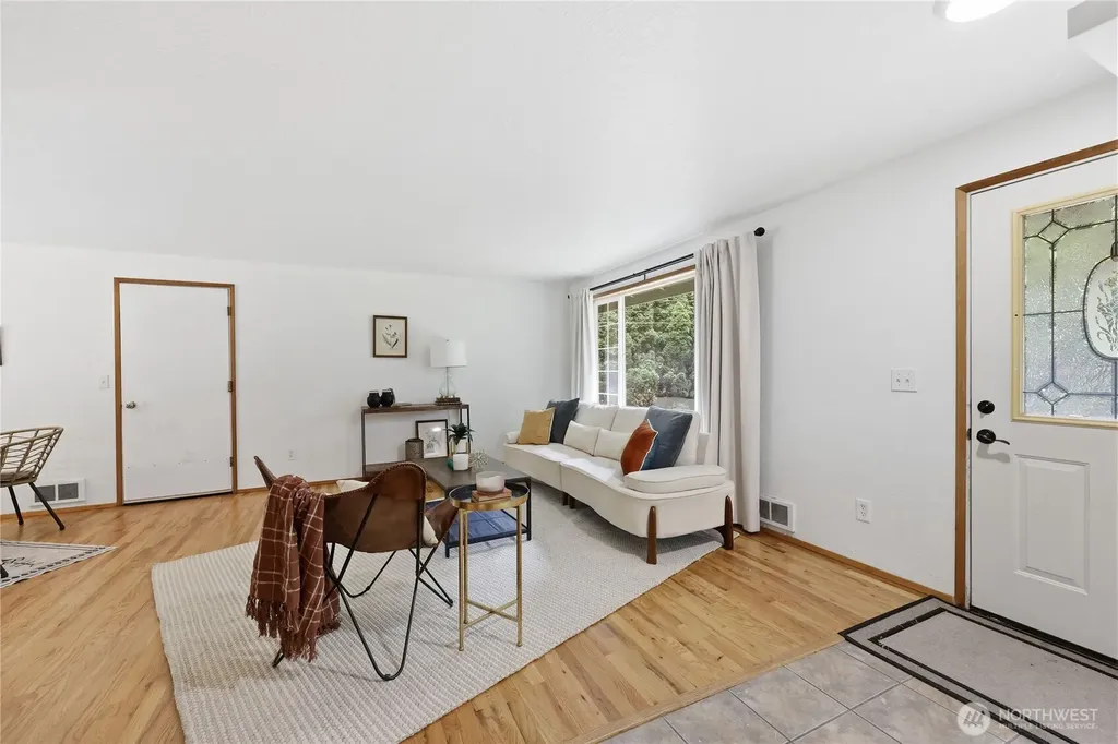 22250 NE Sea Vista Poulsbo WA 98370