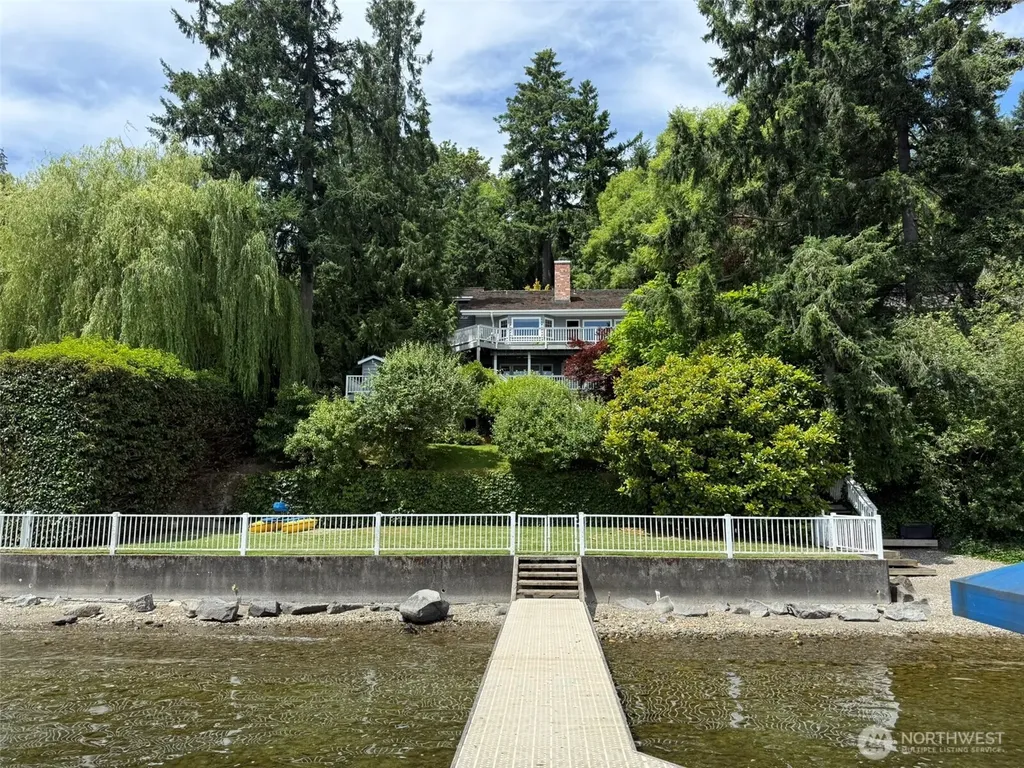 648 Lake Sammamish Lane NE Bellevue WA 98008