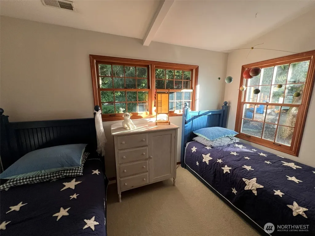 648 Lake Sammamish Lane NE Bellevue WA 98008