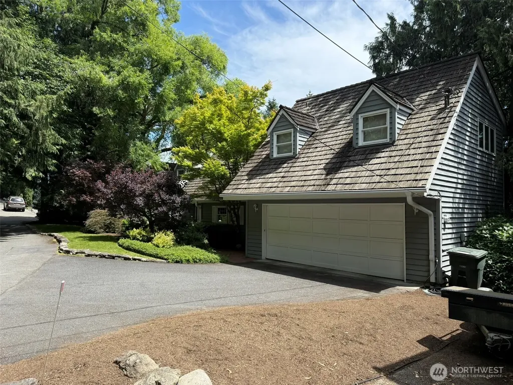 648 Lake Sammamish Lane NE Bellevue WA 98008
