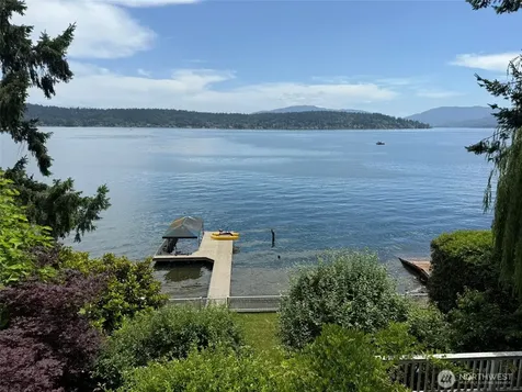 648 Lake Sammamish Lane NE Bellevue WA 98008