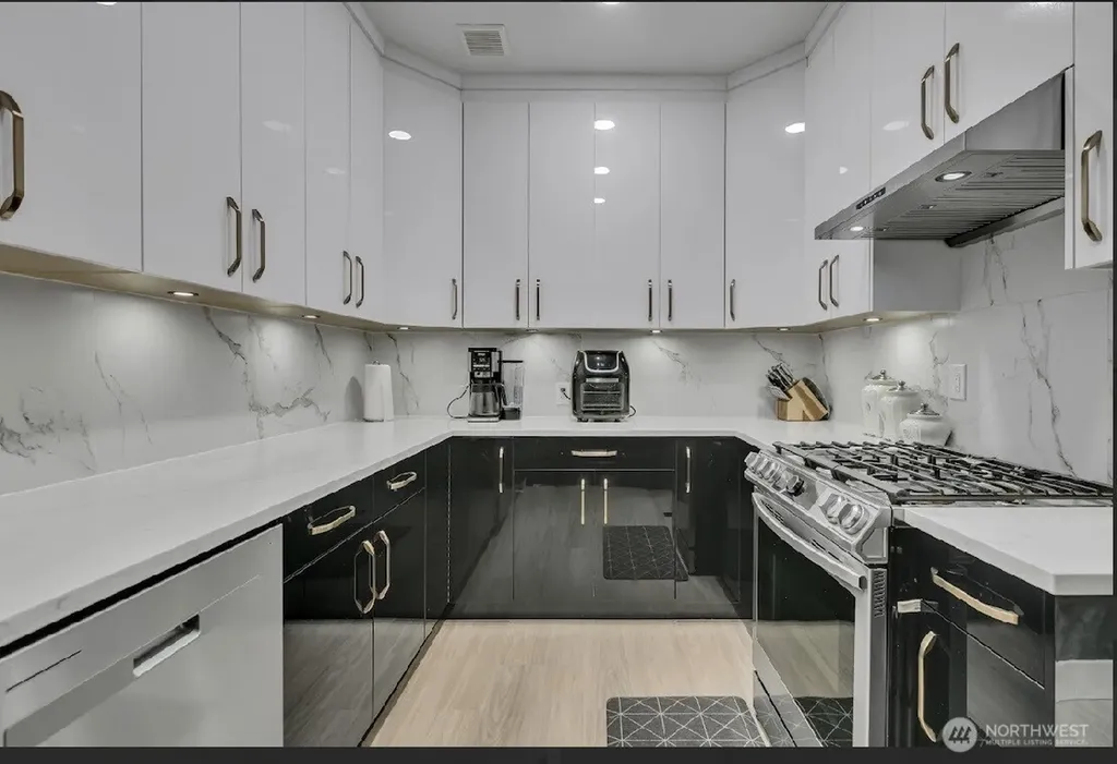 16619 41st Street E Lake Tapps WA 98391