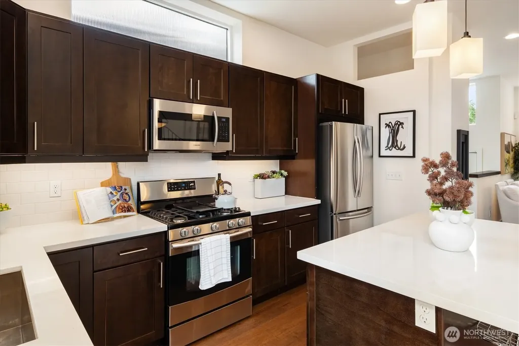 3832 S Edmunds Street Court Seattle WA 98118