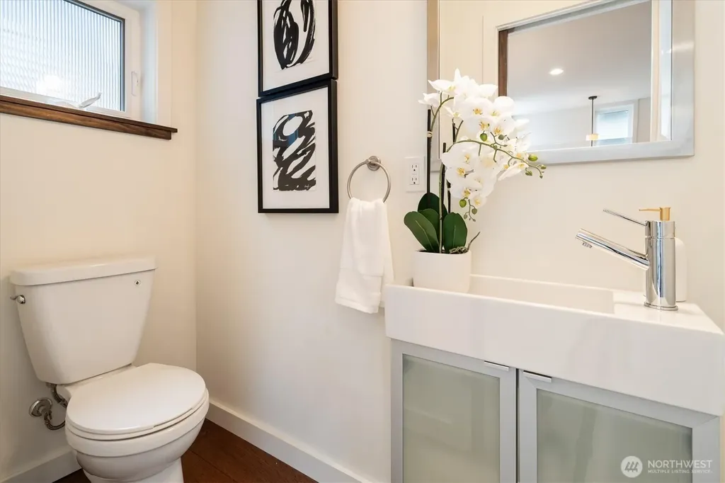 3832 S Edmunds Street Court Seattle WA 98118