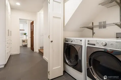 3832 S Edmunds Street Court Seattle WA 98118